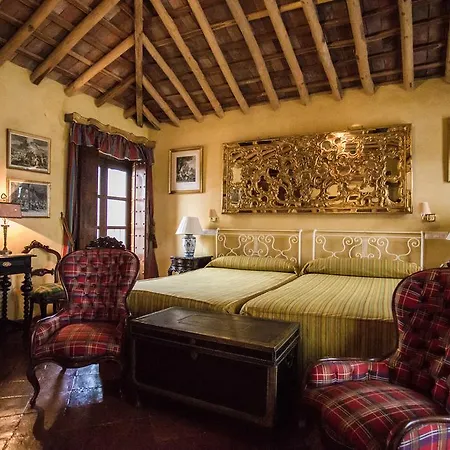 El Palacio De San Benito 4* קזאיה דה לה סיירה