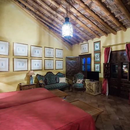 El Palacio De San Benito 4* קזאיה דה לה סיירה